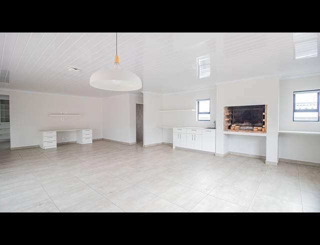 5 BEDROOM HOUSE FOR SALE IN MYBURGH PARK